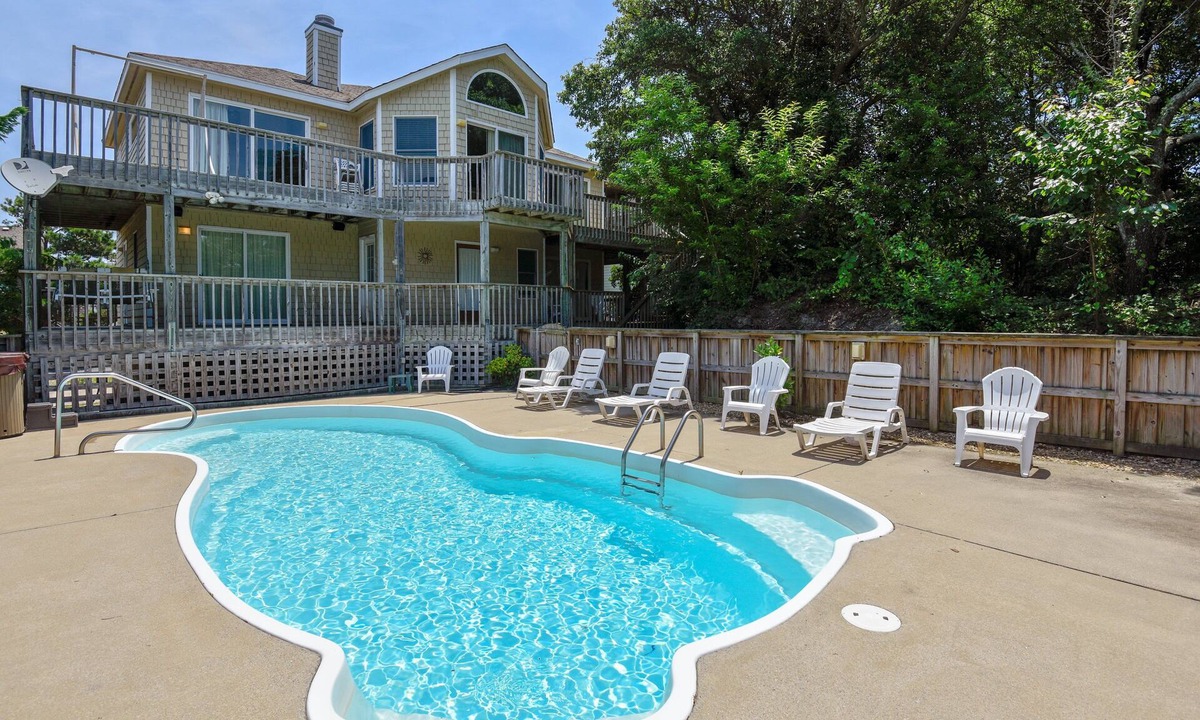 Whalehead Beach House | 1537 - Carolina Sunset - Soundside Sunsets w/Pool, Hot Tub & Game Room