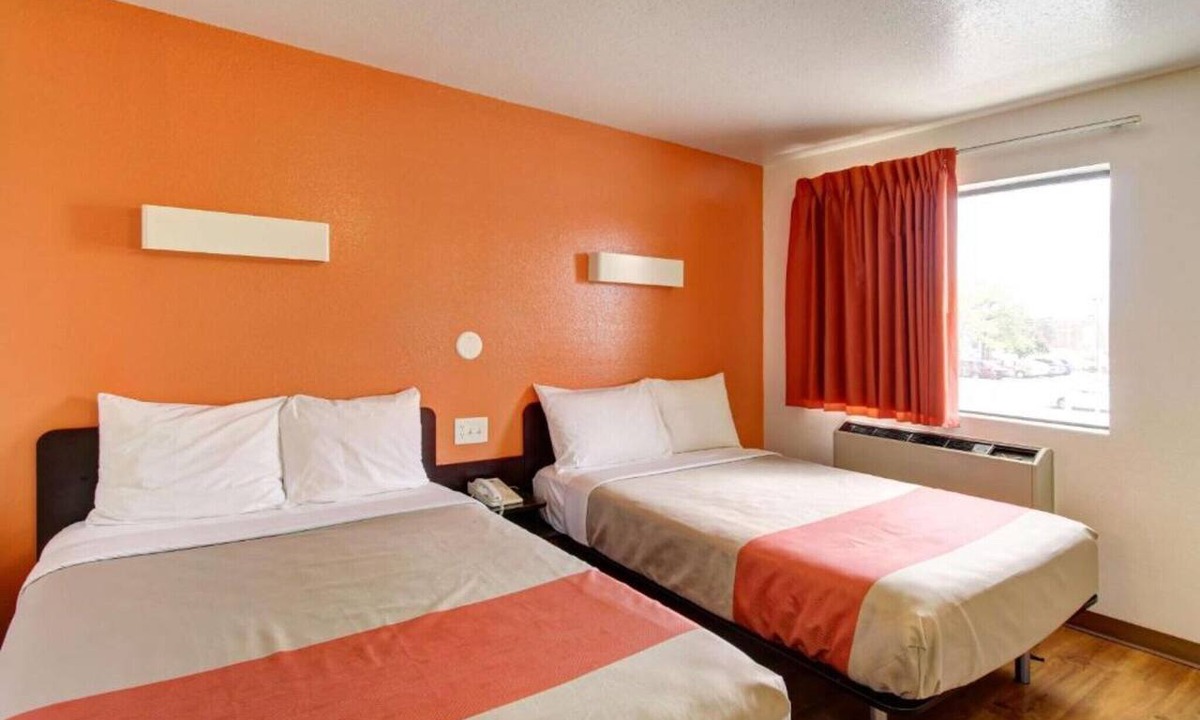 Amherst Apartment | 2 Full Beds|Smoking,Micfridge