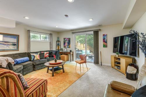 Silver Spring Apartment | 3 Mi to Dtwn Silver Spring: Convenient Apartment