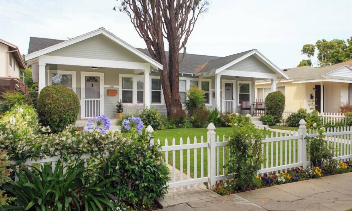 Carlson Park Cottage | 3 Private Cottages on One Property in Culver City