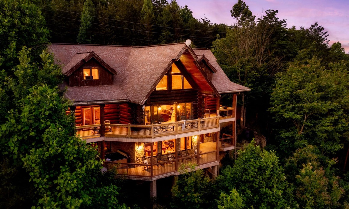Pittman Center Cabin | 4Suites| JulyDeal | View | HotTub | FirePit | GmRm