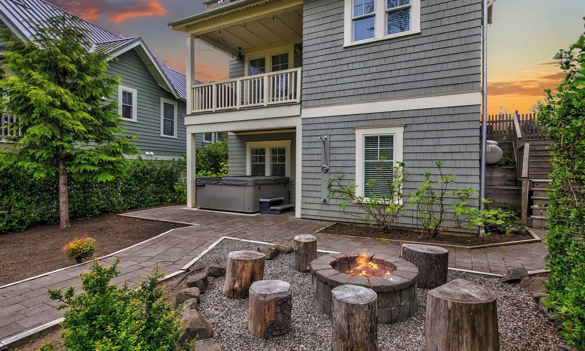 Seabrook House | 5 Min Walk to Beach, Dining, & Shops, PVT Hot Tub + Fenced Yard, Dog Friendly