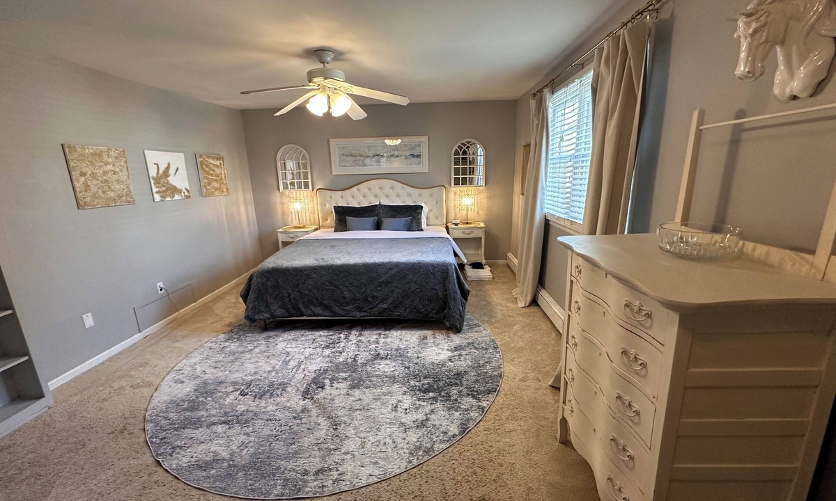 Long Island House | 5minBeach-2br~10ppl~Family Friendly~Fire Pit~Fenced Yard~Bicycles