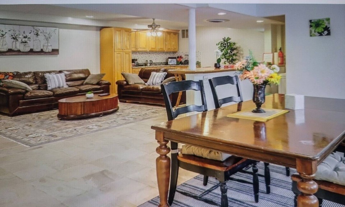 Hillandale Apartment | < 6mi to DC, 3.5 mi downtown Silver Spring, near bus stop, <1 mi to 495 Beltway