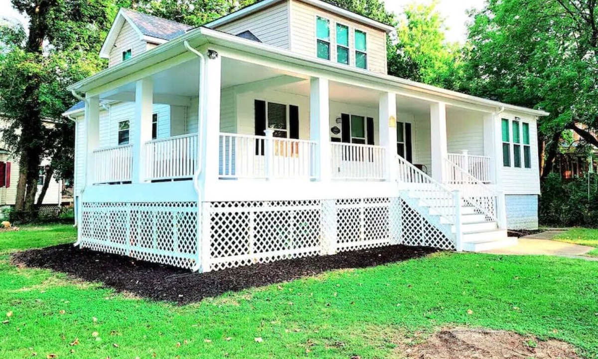 Baltimore House | 81) Entire 5 Bedroom Home with a Gameroom!
