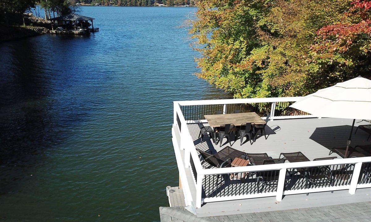 Macon House | Absolute Dream Lake Gaston