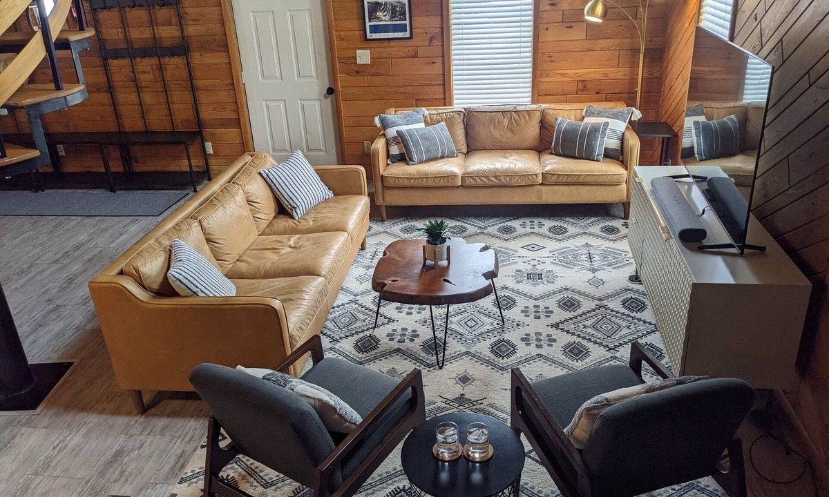 Timberline Cabin | Access to everything yet secluded and chic, this hideaway has it all.
