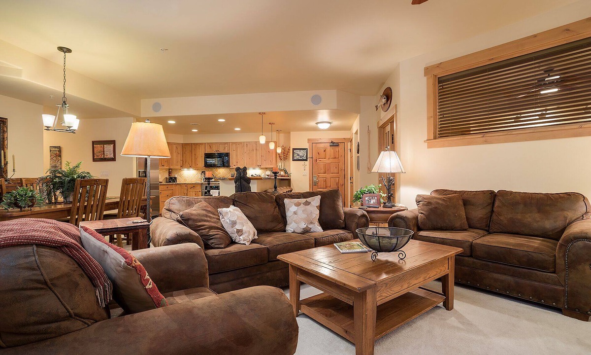 Steamboat Springs Condo | AL4101 | Escape to the Mtn | Pools | 10 Hot Tubs | Air Chilling