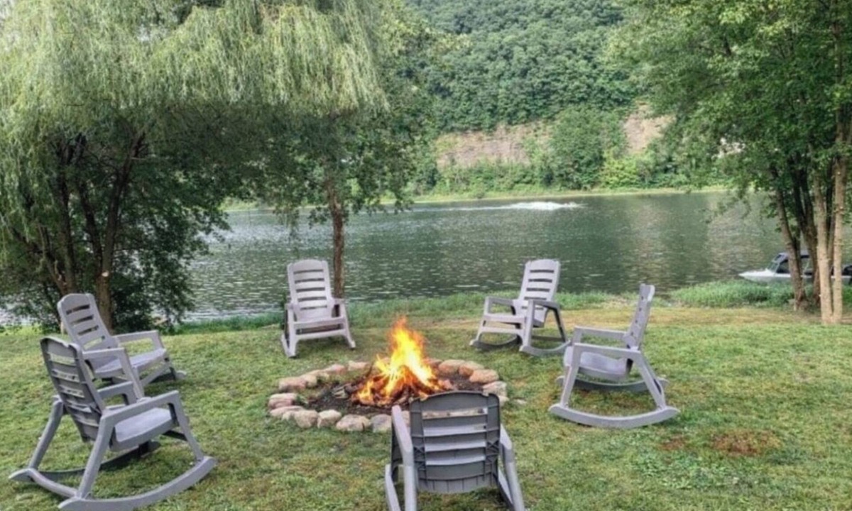 Franklin House | Allegheny River Retreat-Spectacular river views!