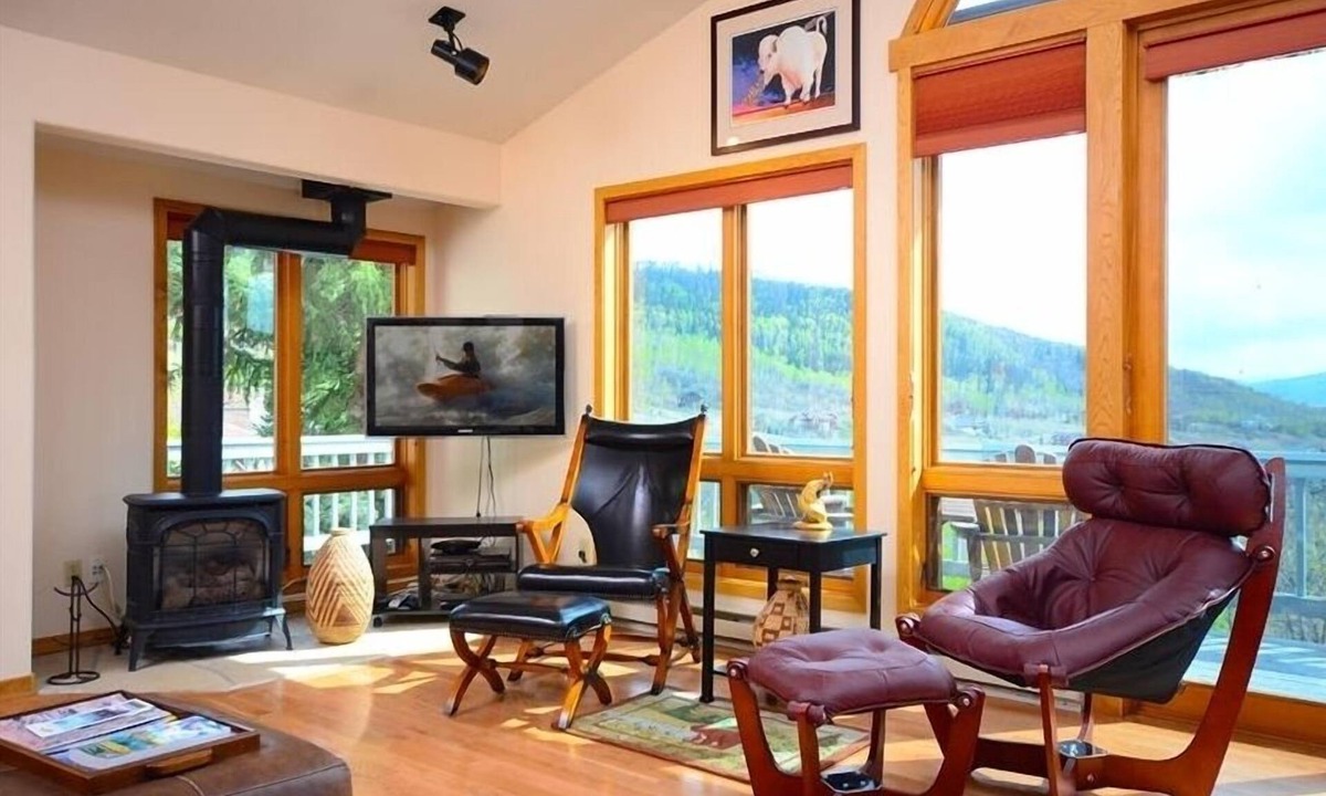 Steamboat Springs House | Amazing 40 Mile View! Cozy Efficient Home DOG? Hot Tub, 2 Car Heated Garage