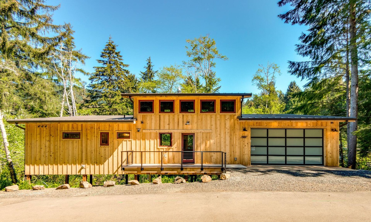 Neahkahnie Beach House | Barnhaus - Beautiful home on quiet cul-du-sac short distance from the beach