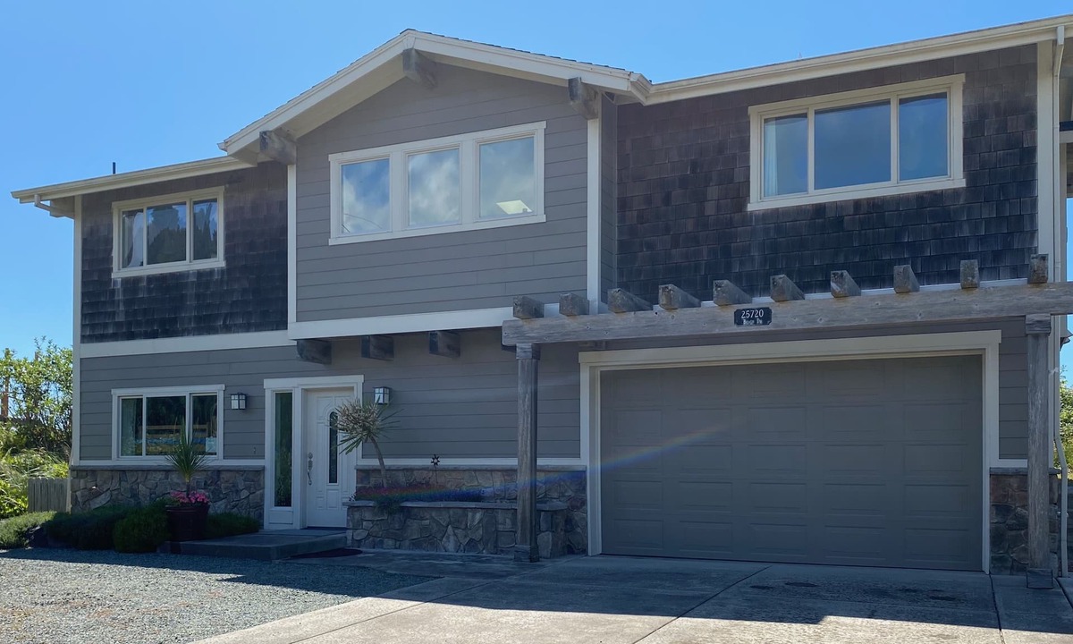 Rockaway Beach House | Beach Star - Classic, Elegant & Comfortable Beachfront Home!