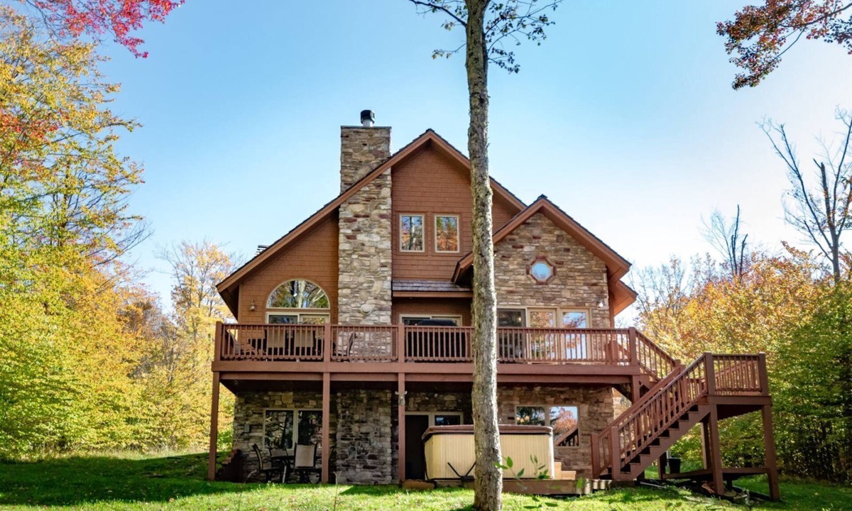 Timberline House | Bear`s Den in Winterset - 159 Winterset Drive Bear's Den - Ski Area, Hot Tub, A/C, Pool Table