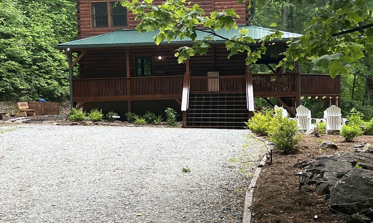 Franklin Cabin | Beautiful 7 Br Log Cabin Located In Smoky Mtns