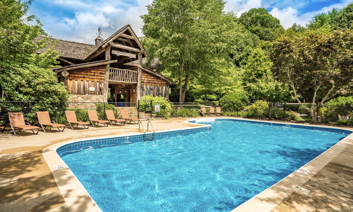 Wolf Laurel Cabin | Beautiful Mountain Getaway Above 4000ft