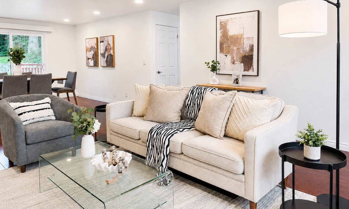 Northeast Bellevue House | Bellevue Pet friendly Home, Fenced Yard
