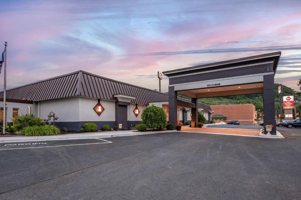 Bridgeport Hotel | Best Western Plus Bridgeport Inn