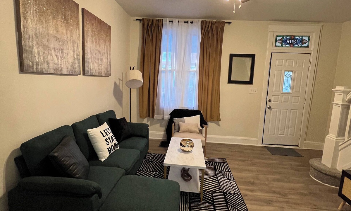 Downtown Baltimore House | Boho Oasis 2 Bed 1 Bath home in Baltimore City!