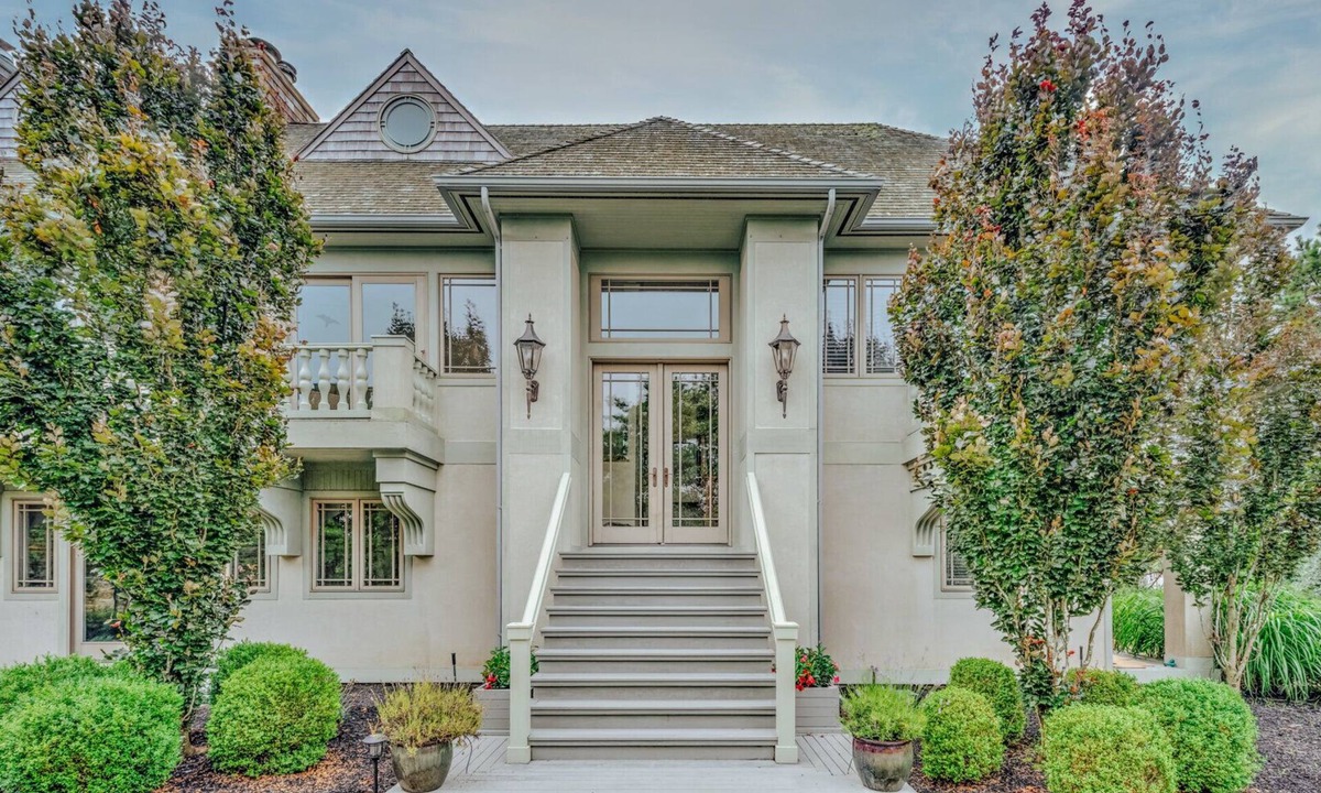 Napeague House | Bordering 130 Acre Preserve, Heated Gunite Pool, Eat-In Chefs Kitchen
