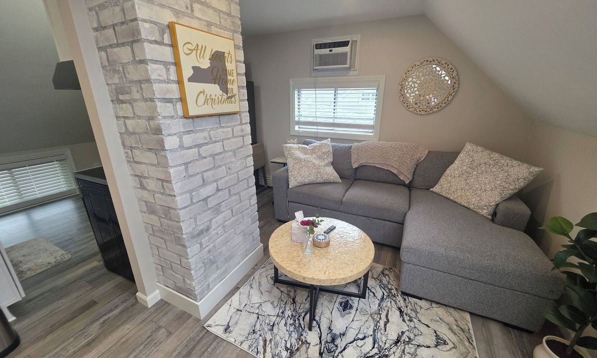 Wantagh Apartment | Bright & Updated 1 BR in the heart of Levittown