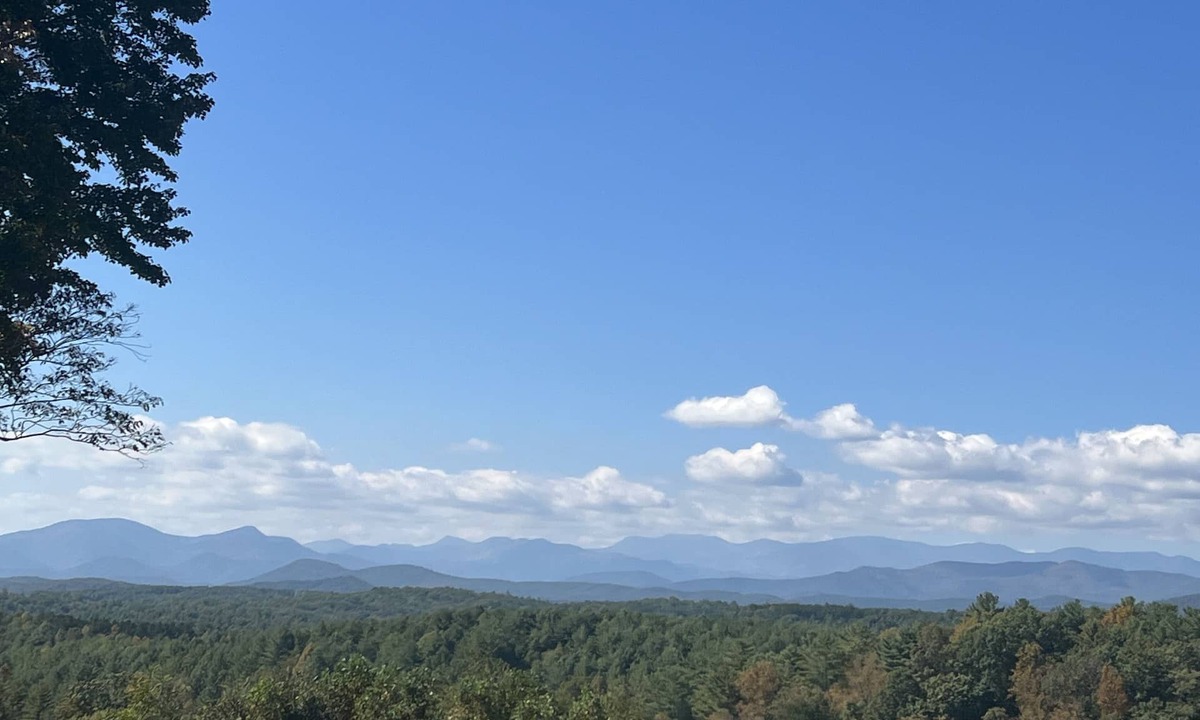 Nebo Cottage | Camp Hideaway Whippoorwill Cottage @ Nebo, Lake James NC