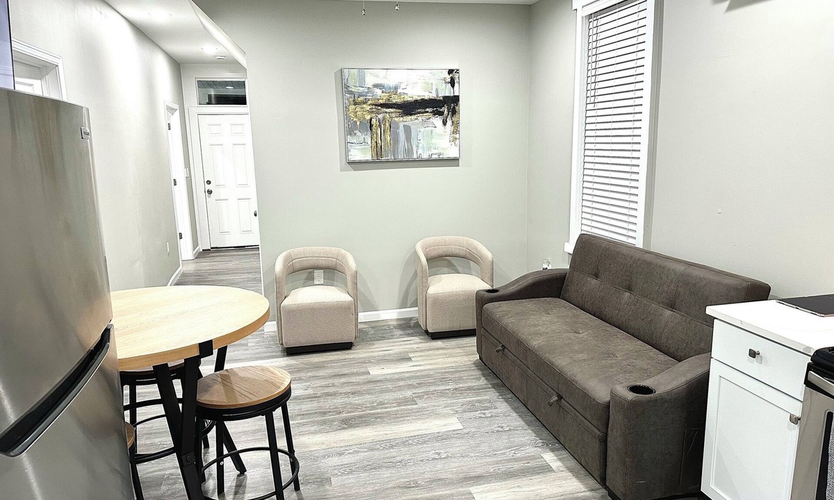 Winston-Govans Apartment | Charming 2-bedroom apartment in cool Baltimore with AC, WiFi