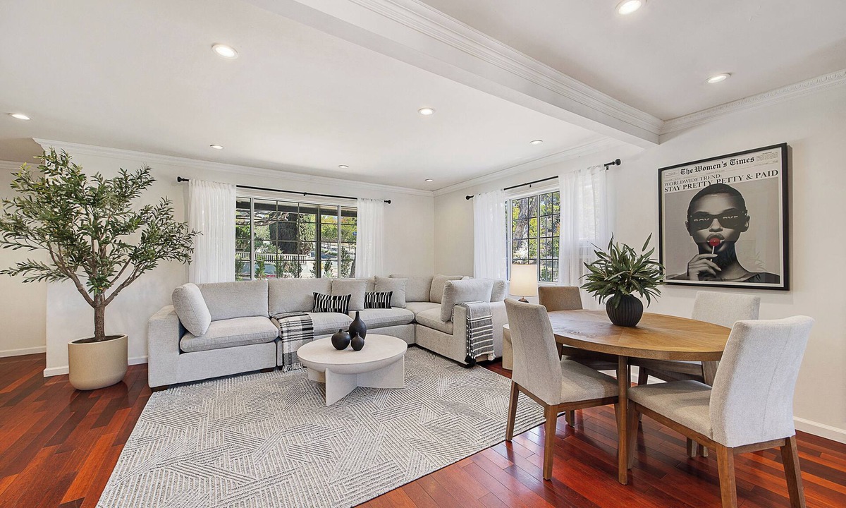 Sunset Park House | Charming 2-bedroom house in Santa Monica with Gym and Work area