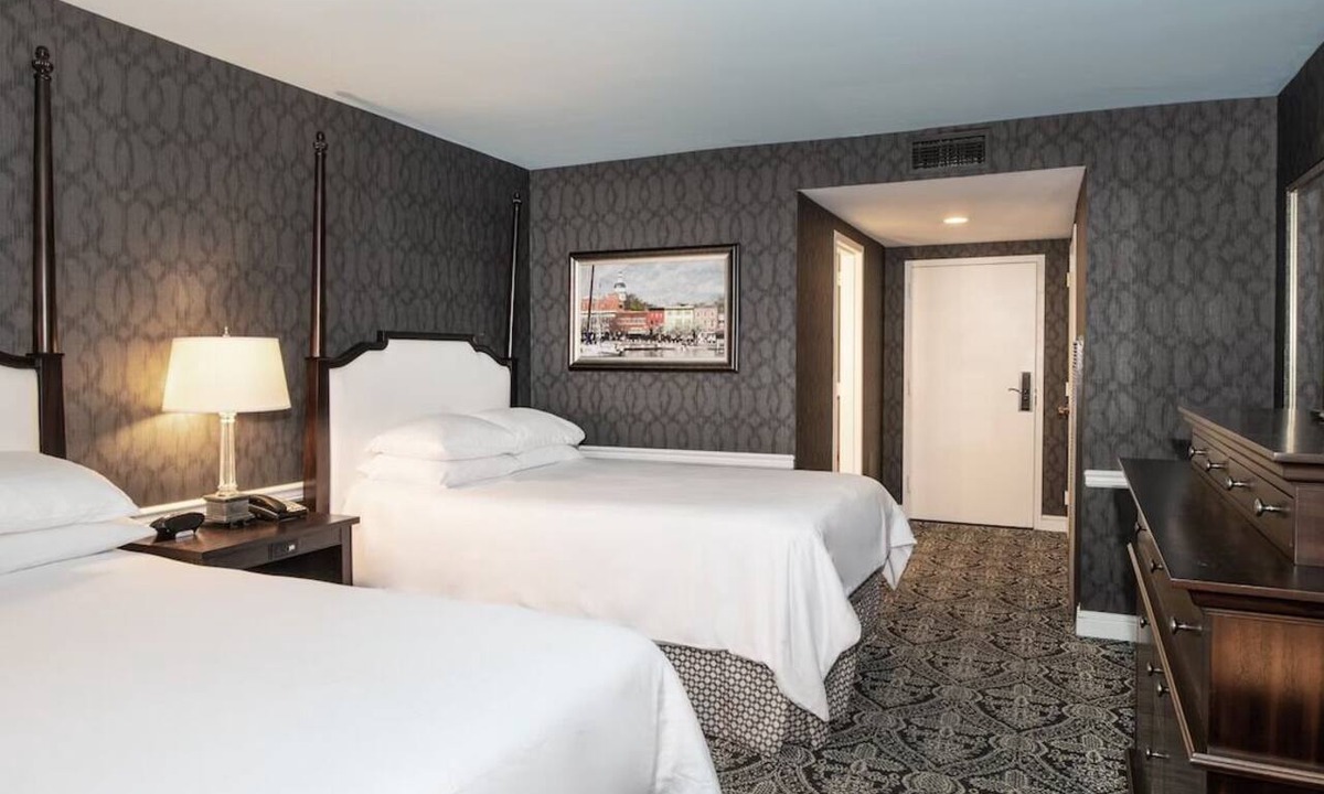 Historic District Hotel | Charming Downtown Hotel Room w/Vintage Character + Historic Site