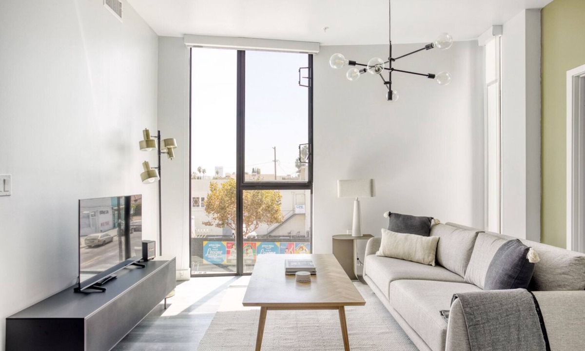 Melrose Apartment | Charming Hollywood 2BR w/Roof & BBQ, nr Melrose/Fairfax, by Blueground