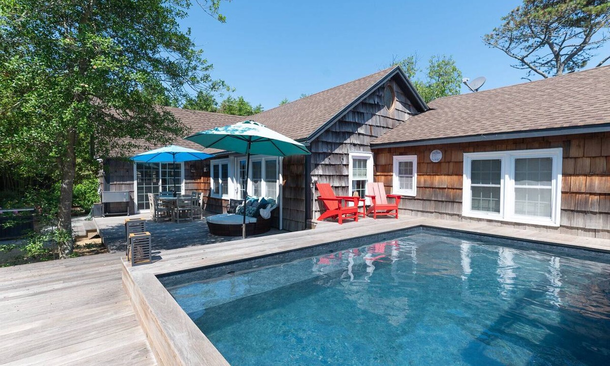 Ocean Bay Park House | Charming & Updated 3 BR + Loft in Ocean Bay Park with Pool & Hot Tub Just 1.