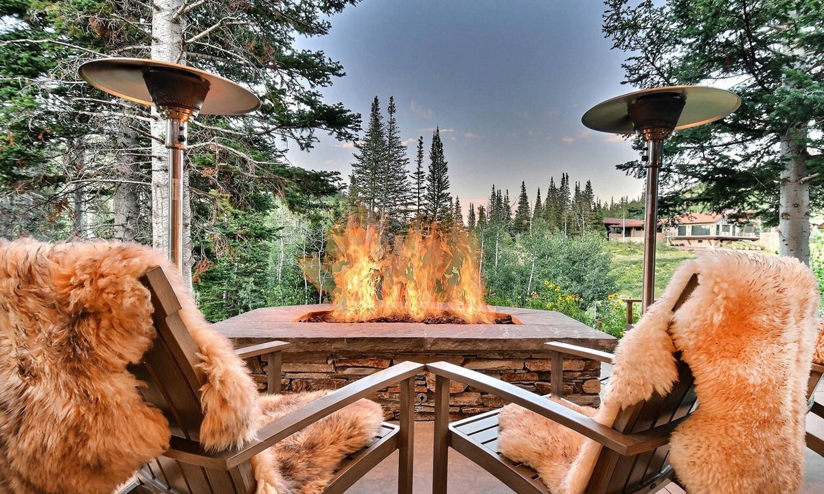 Park City House | Chic Colony Ski-in Ski Out Villa Direct Access to Adventures at Park City Resort Hot Tub Gym