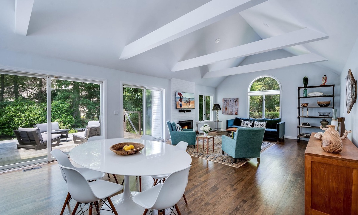 Bridgehampton House | Chic in Bridgehampton- Pickleball Free Pool Heating Fire Pit