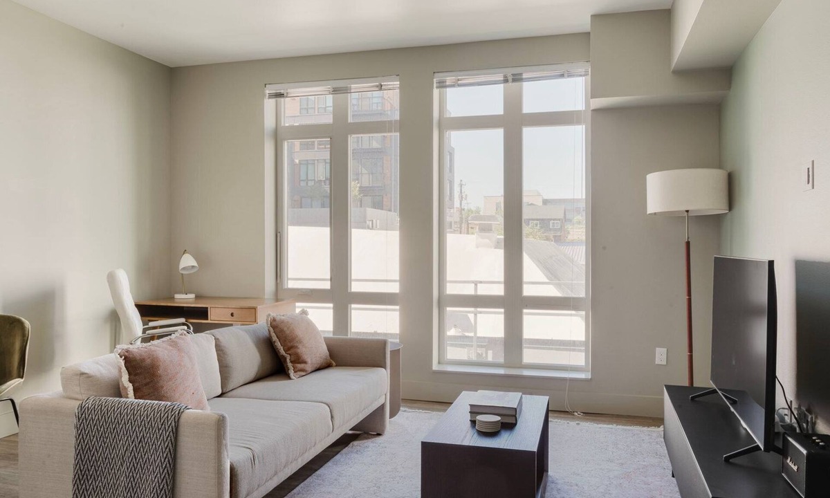 Squire Park Apartment | Classic First Hill Jr 1BR w/Gym, BBQ & Game Room, by Blueground