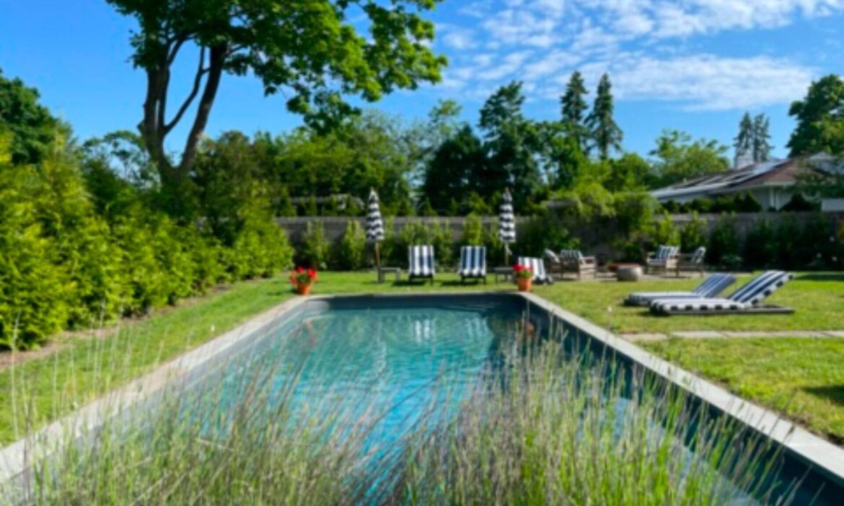 Bellport House | Classic Martha's Vinyard-Inspired Lovely 4 Bedroom House with Pool In Bellport
