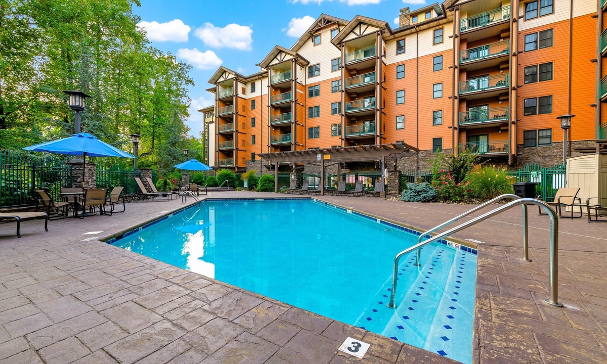 Gatlinburg Condo | Comfortable downtown condo w/free attraction tickets, fireplace, & hot tub/pool