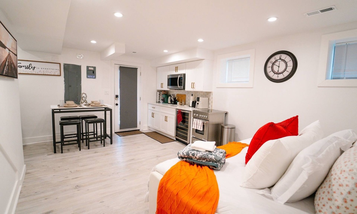 Park View House | Comfy 1BR Basement DC | Sleeps 5 | Near Metro