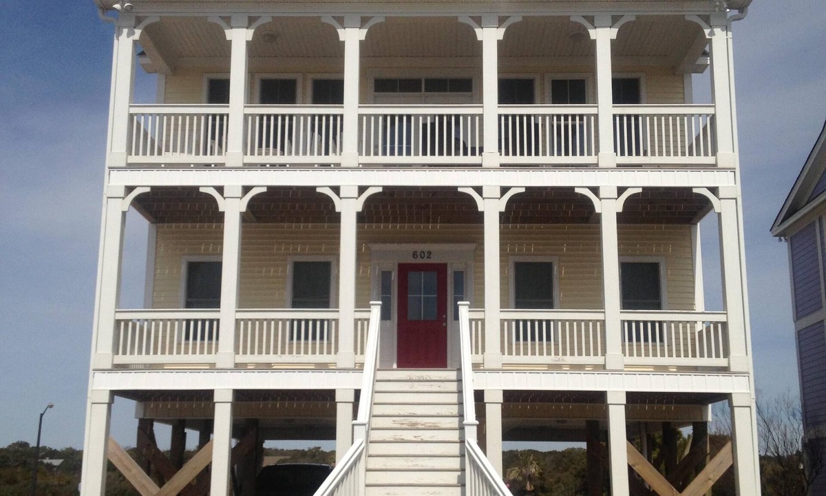 Long Beach House | CORNER LOT! FULL BEACH VIEW! 20 STEPS TO BEACH!
