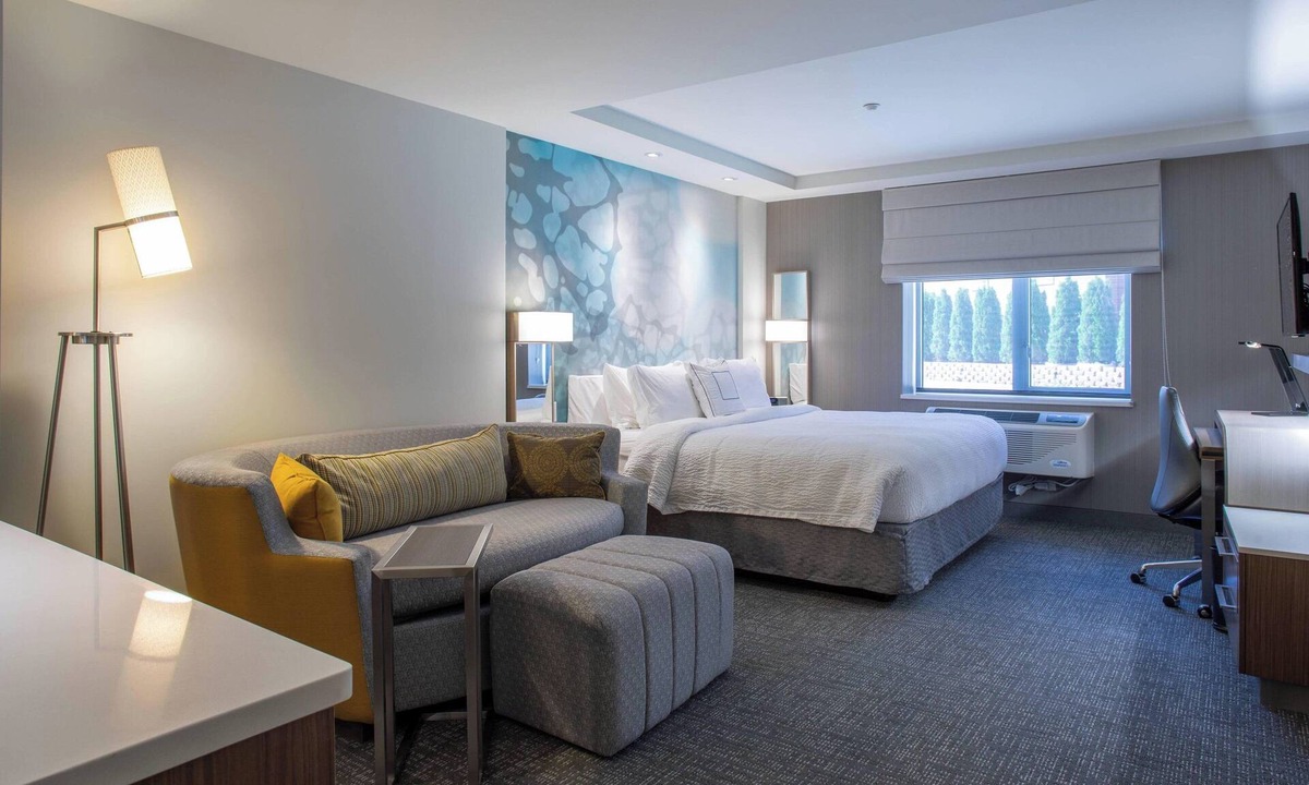Auburndale Hotel | Courtyard by Marriott New York Queens/Fresh Meadows