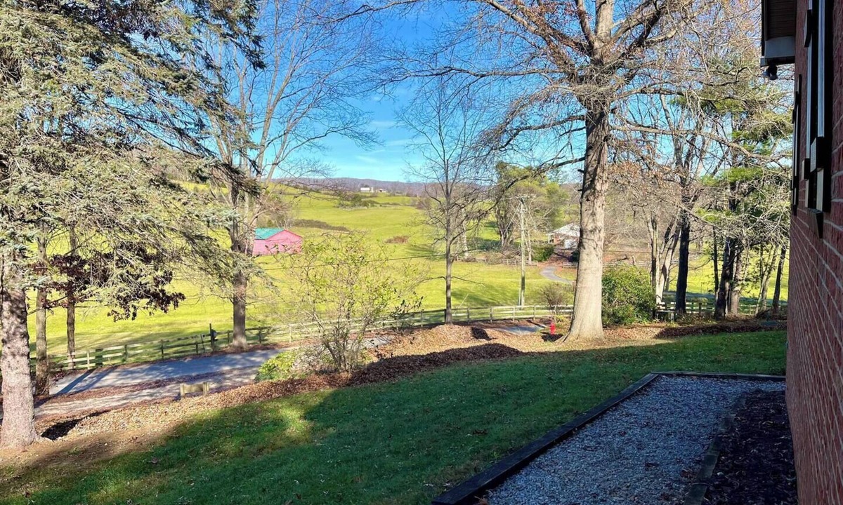 Blacksburg House | Cozy and Convenient 4-Bedroom Family Home