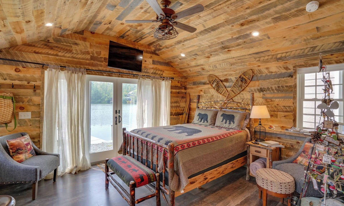 Averill Park Cabin | Cozy Cabin on Crooked Lake: Swim, Kayak & Explore!