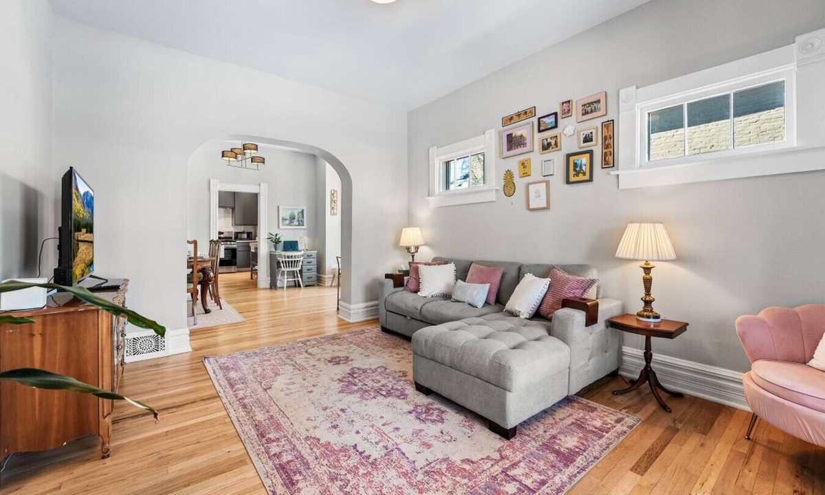 Baker House | Cozy Victorian | King Bed, Private Yard, Walk to SoBo Restaurants