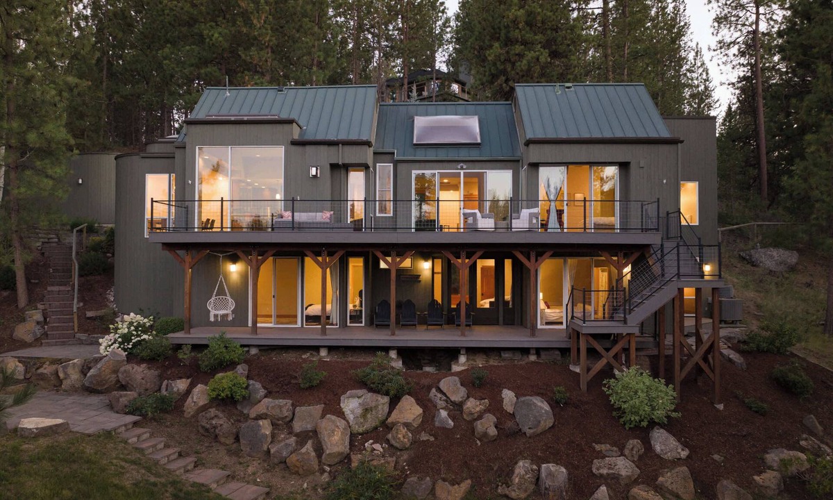 Deschutes River Woods House | Deschutes Riverfront Home with Private Sauna