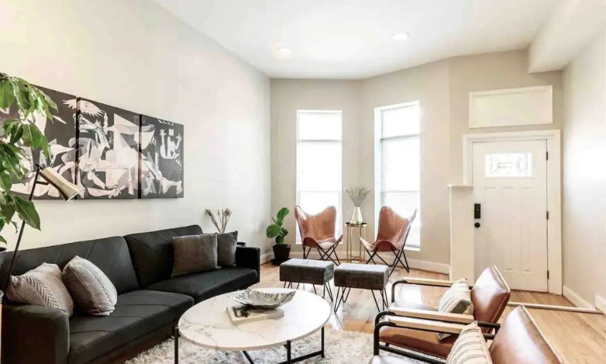 Downtown Baltimore House | Designer 5-bedroom townhouse w parking on premises
