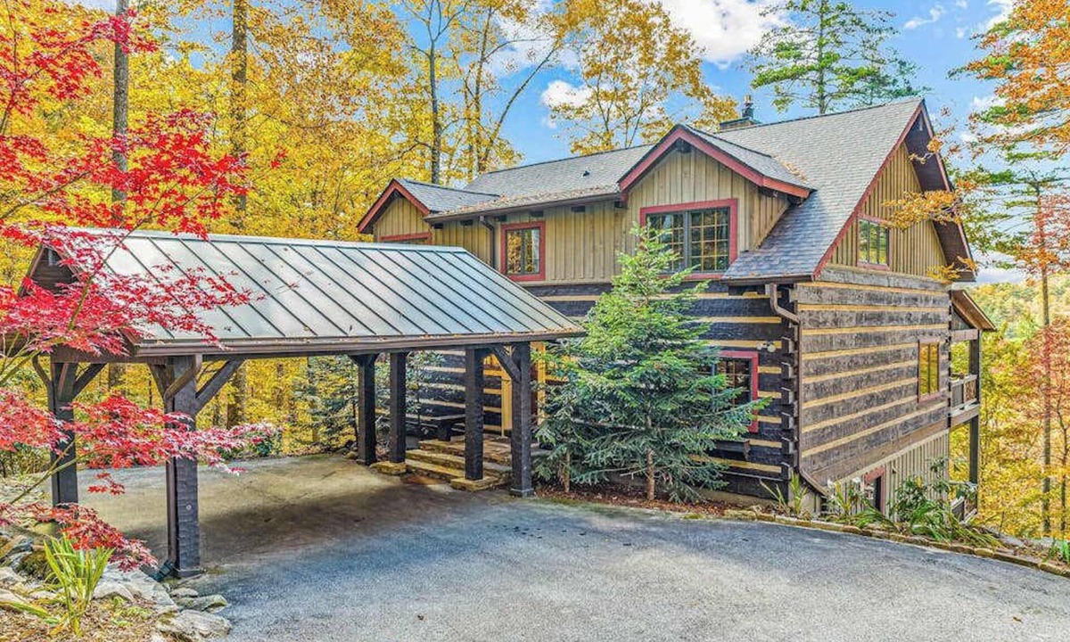 Sapphire House | Dog-friendly, upscale cabin with gourmet kitchen, deck, hot tub & bocce court