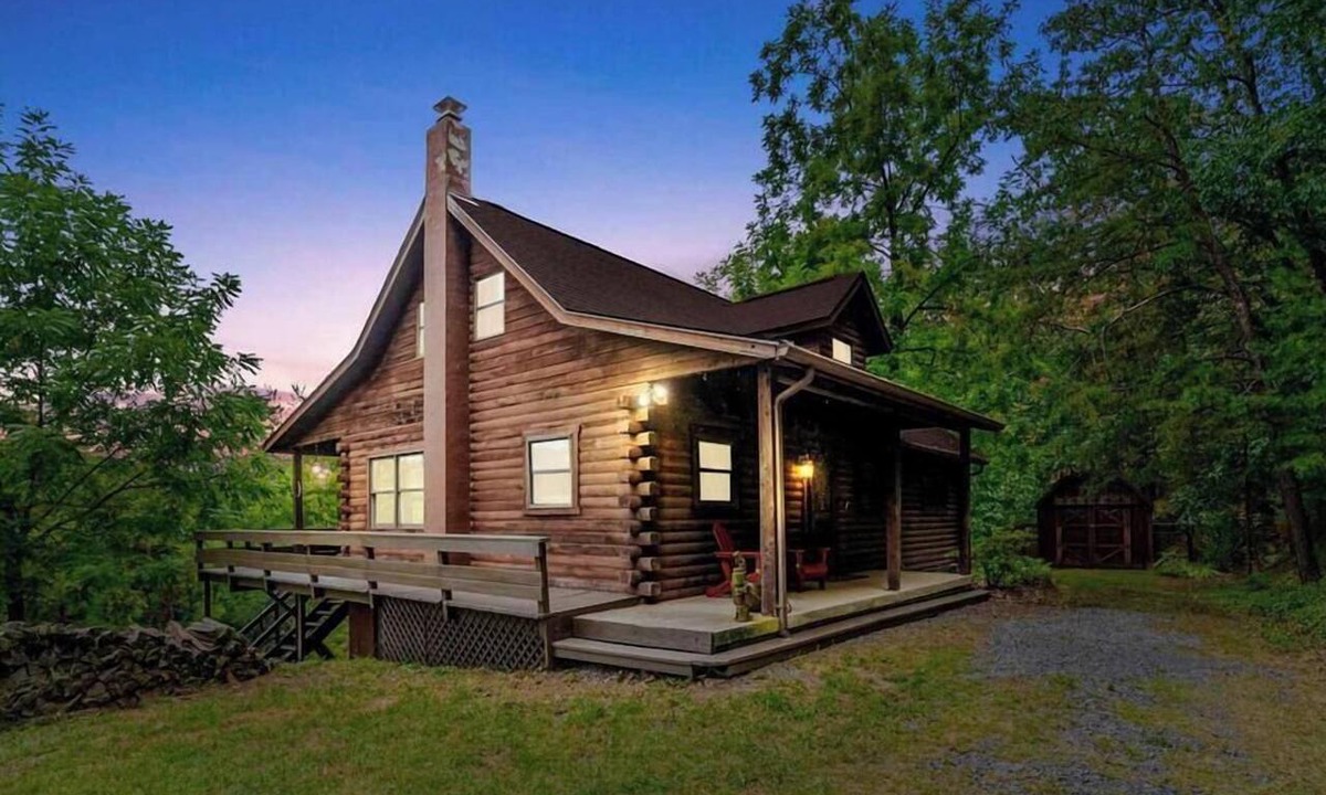 Baker Ski Chalet | Dog Friendly with Fire Pit and Yard by the River