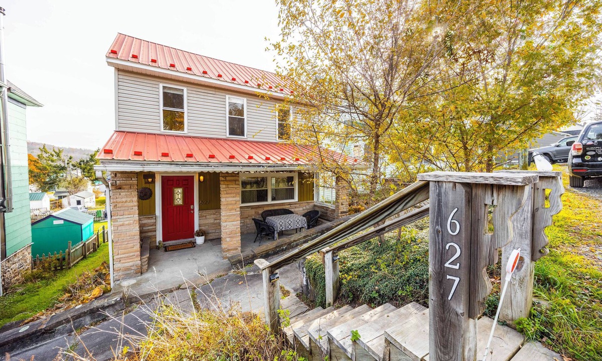 Canaan Valley House | DV-627 Walk to Breweries! Pets OK!