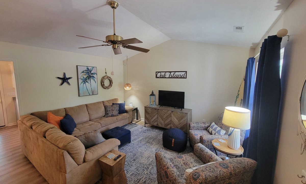 Tranquil Harbour House | Easy Walk to Beach, Concerts, Publix, Splash Pad, Market. Bikes, Carts, & Chairs