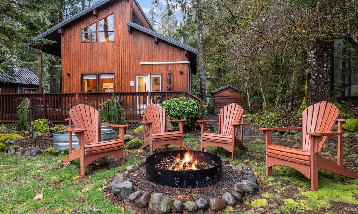Brightwood House | Enchanting Riverside Experience, Hot Tub, Fire-Pit, Communal Pool, 17 Miles to Mt Hood, Pet-Friendly