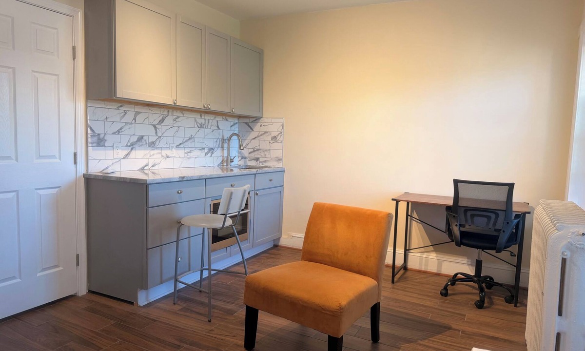 Columbia Heights House | Enjoyable 1-bedroom in a townhome with AC in vibrant Washington