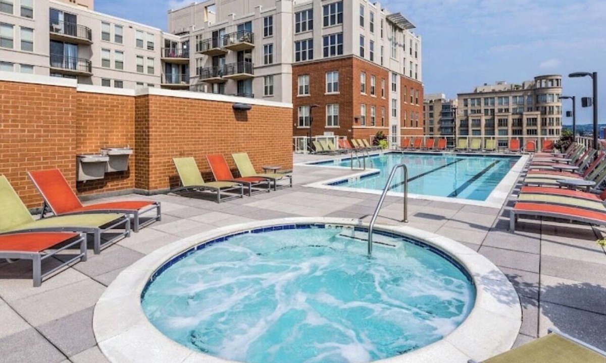 Chinatown Apartment | Exceptional Location - Downtown DC, Walk to Shops, Rooftop Pool, Jacuzzi, Gym